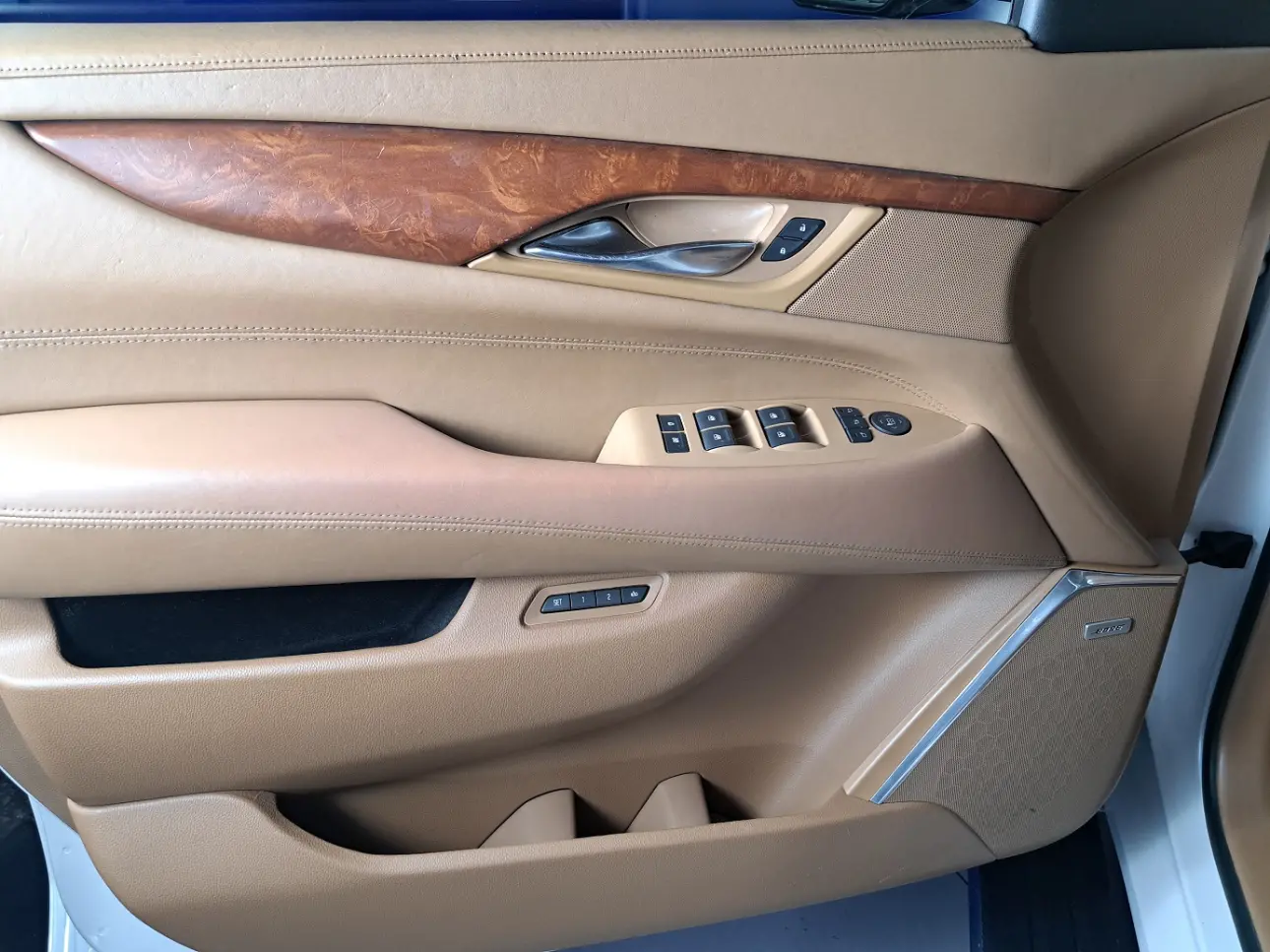 CADILLAC ESCALADE