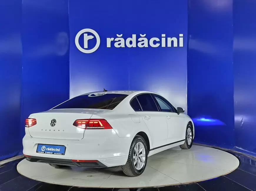 VOLKSWAGEN PASSAT Sedan 2020