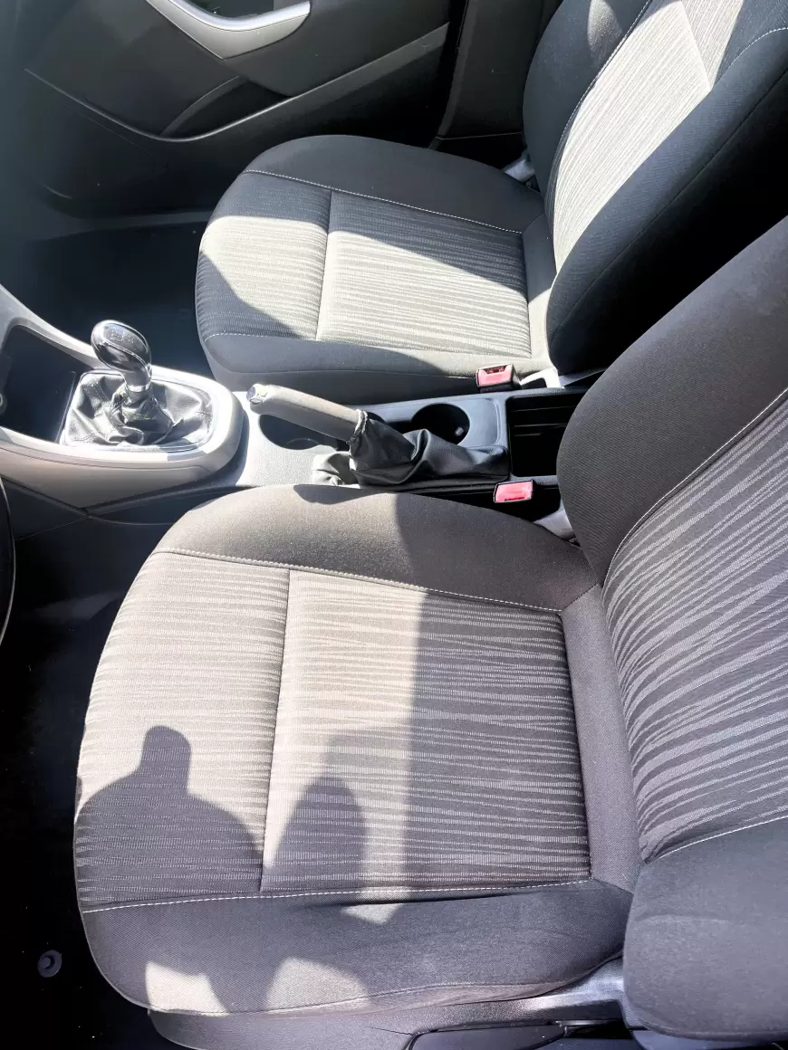 Opel Astra J Hatchback 2011