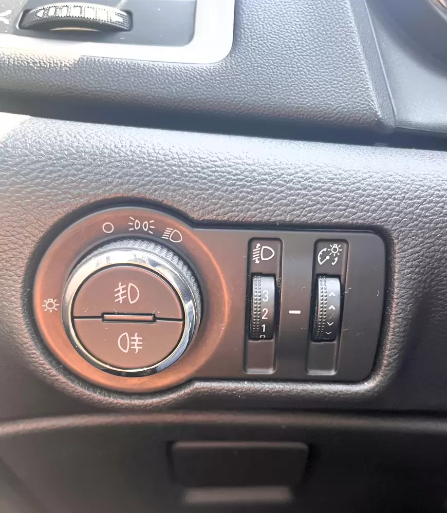 Opel Astra J Hatchback 2011
