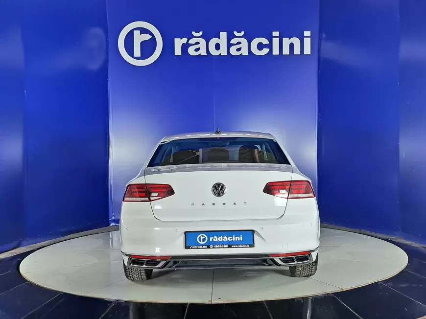 VOLKSWAGEN PASSAT Sedan 2019