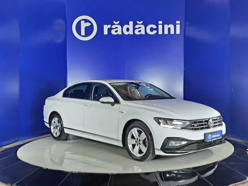 VOLKSWAGEN PASSAT Sedan 2019