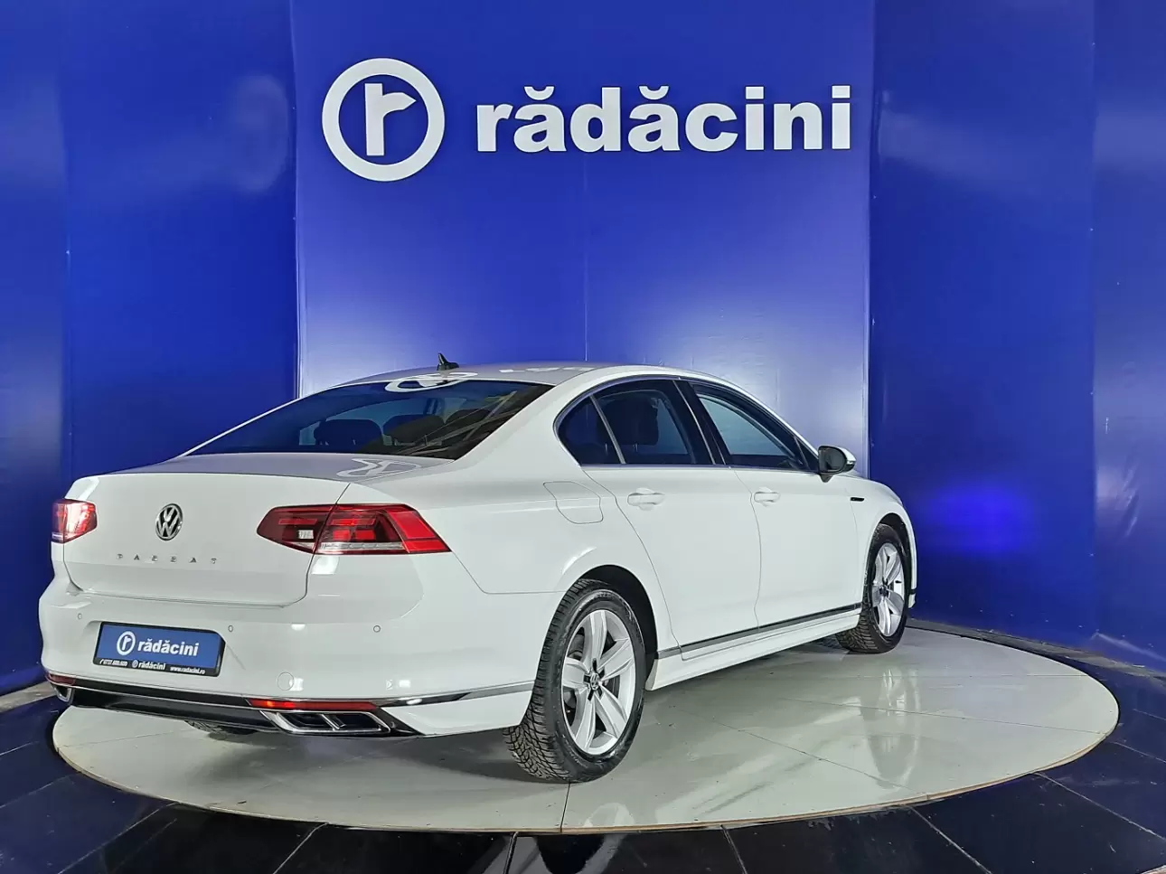 VOLKSWAGEN PASSAT Sedan 2019