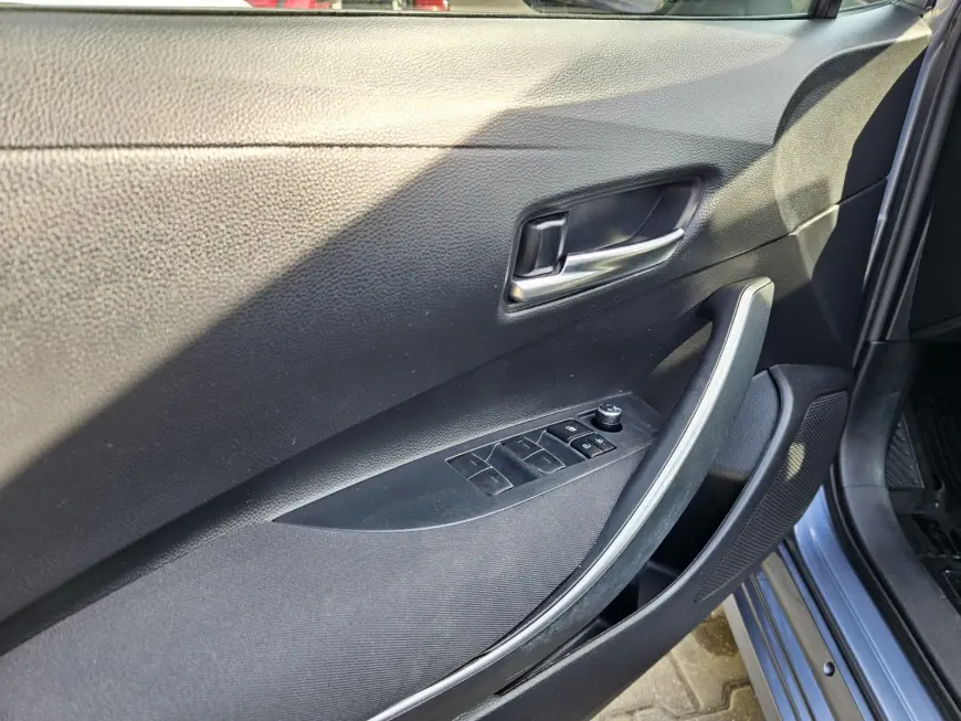 TOYOTA COROLLA 1.8 HYBRID BUSINESS 2020