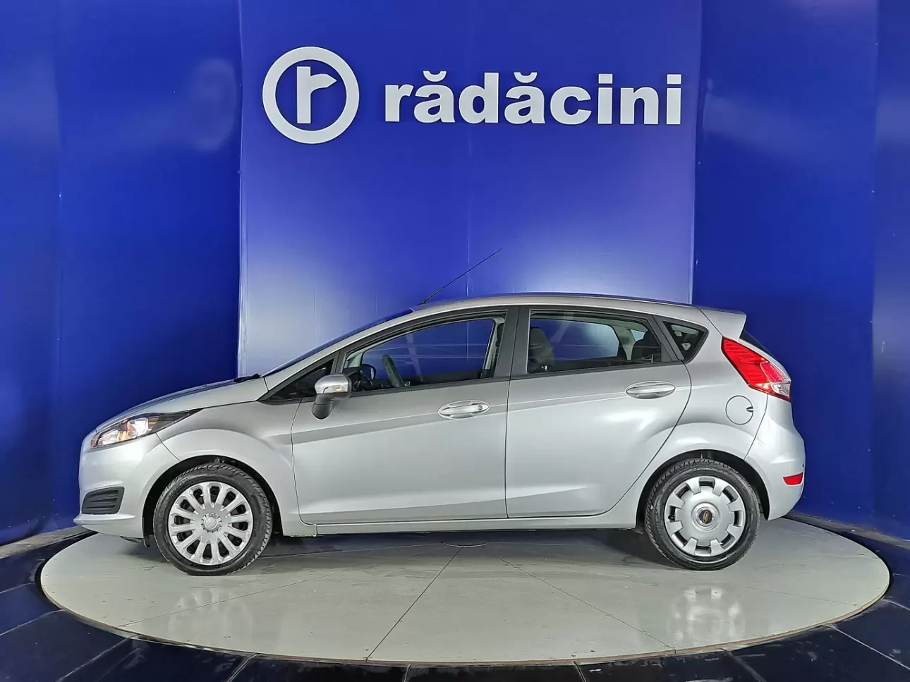 FORD FIESTA Hatchback 2013