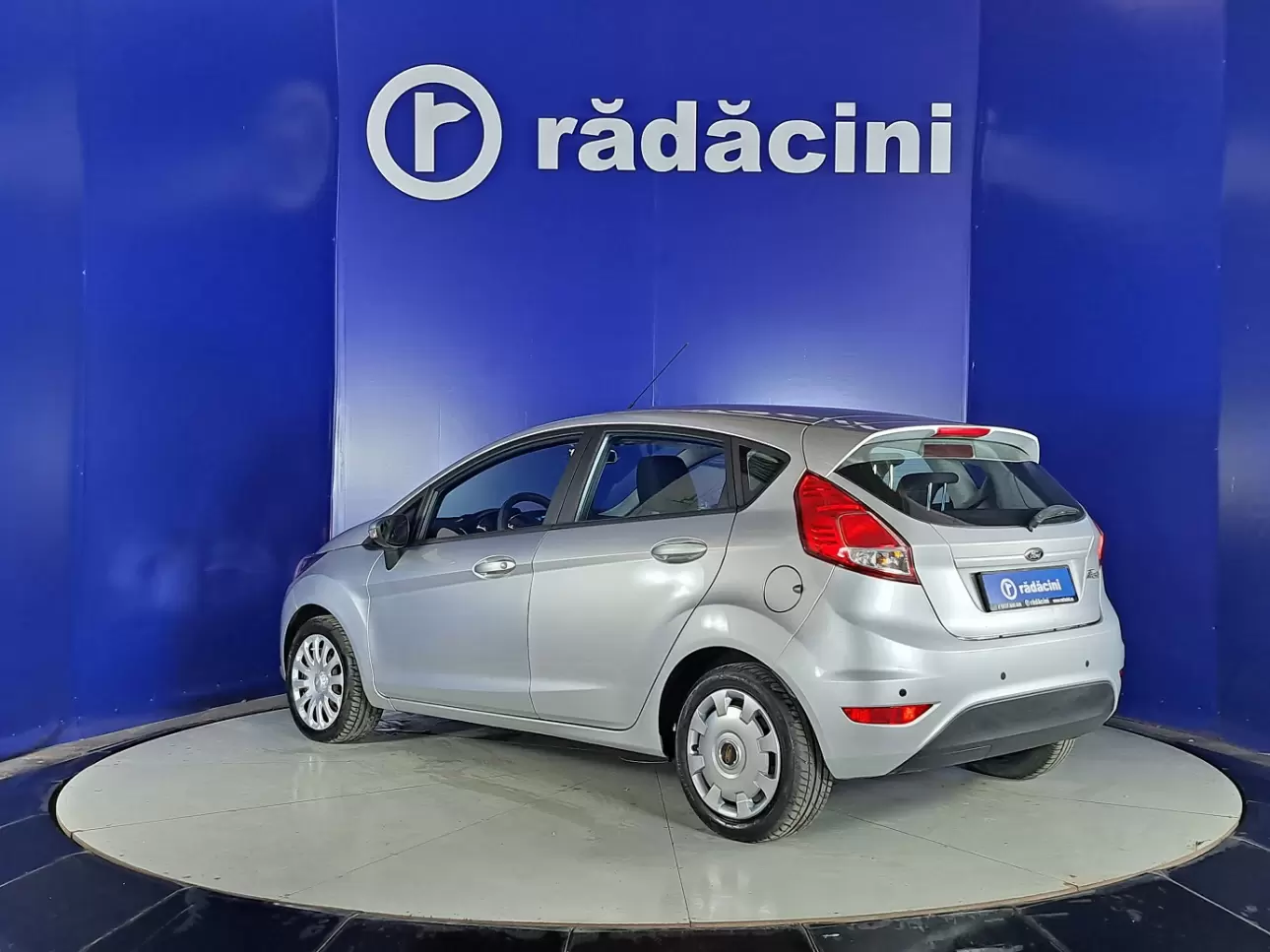 FORD FIESTA Hatchback 2013