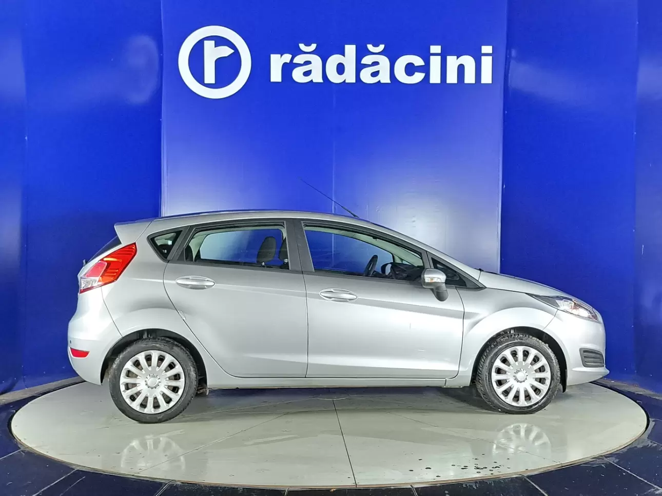 FORD FIESTA Hatchback 2013