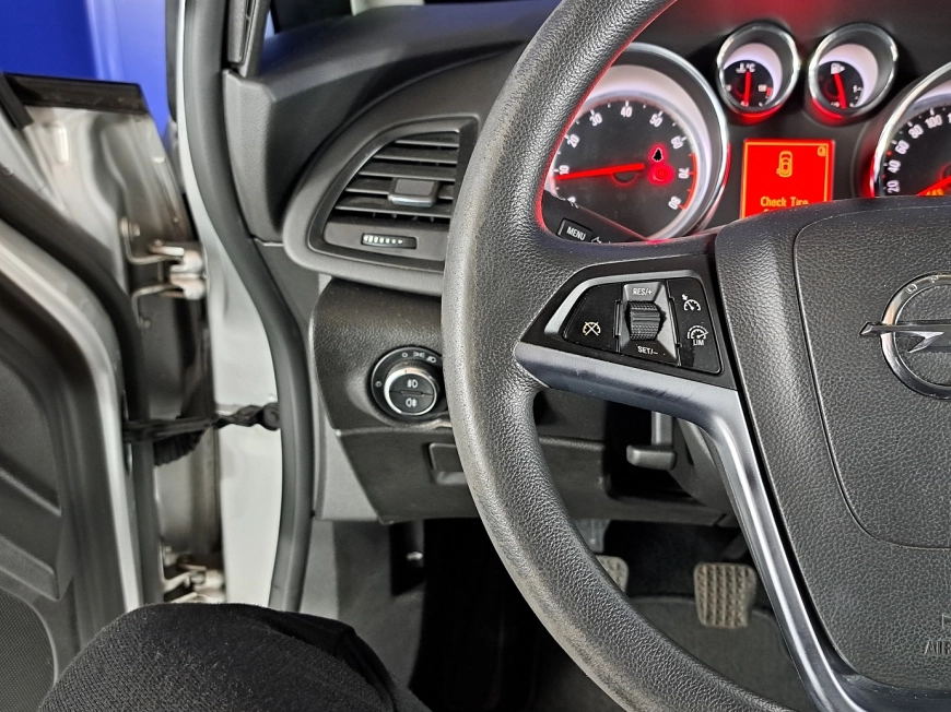 OPEL ASTRA J Hatchback 2014