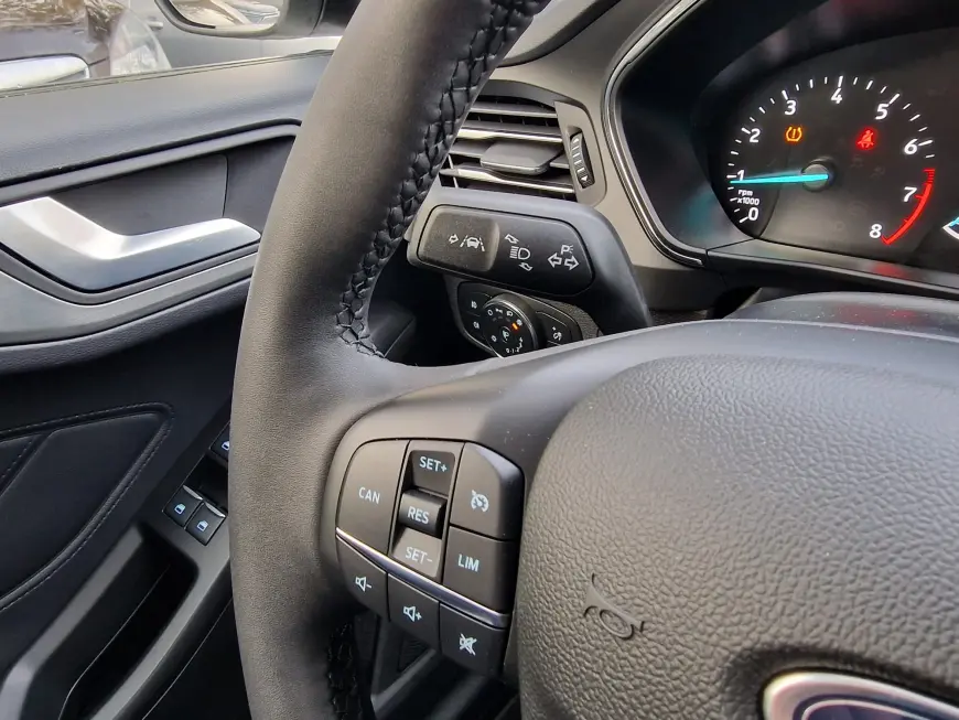 FORD FOCUS HATCHBACK 1.0 EcoBoost