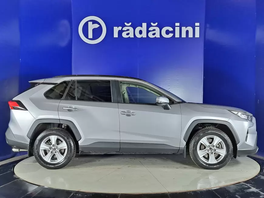 Toyota RAV4 SUV 2019