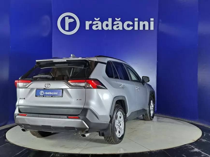 Toyota RAV4 SUV 2019