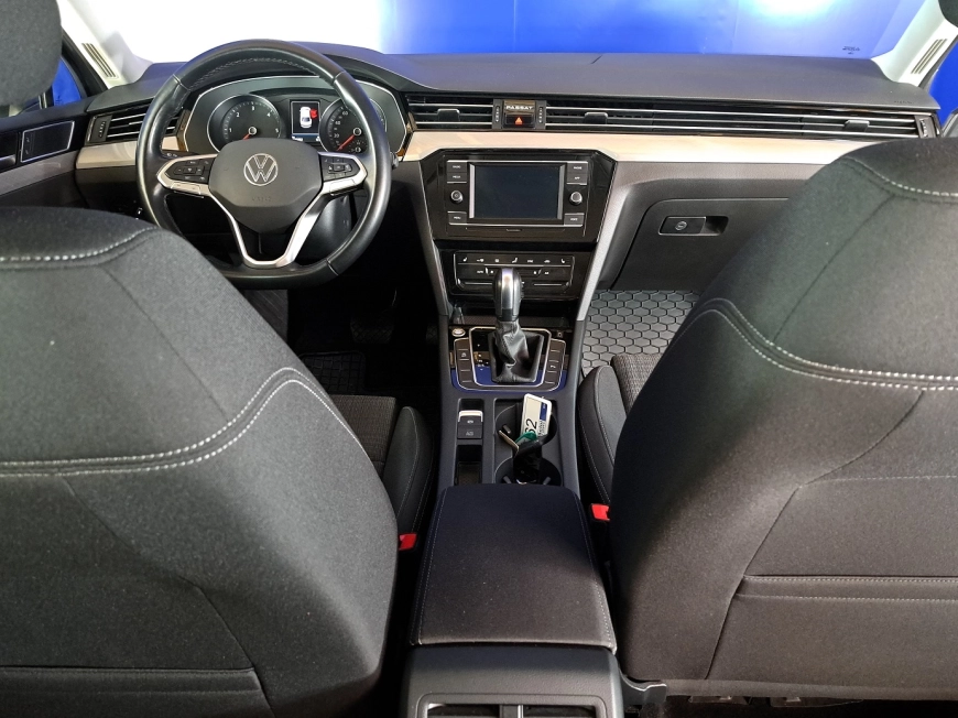 Volkswagen PASSAT Sedan 2021