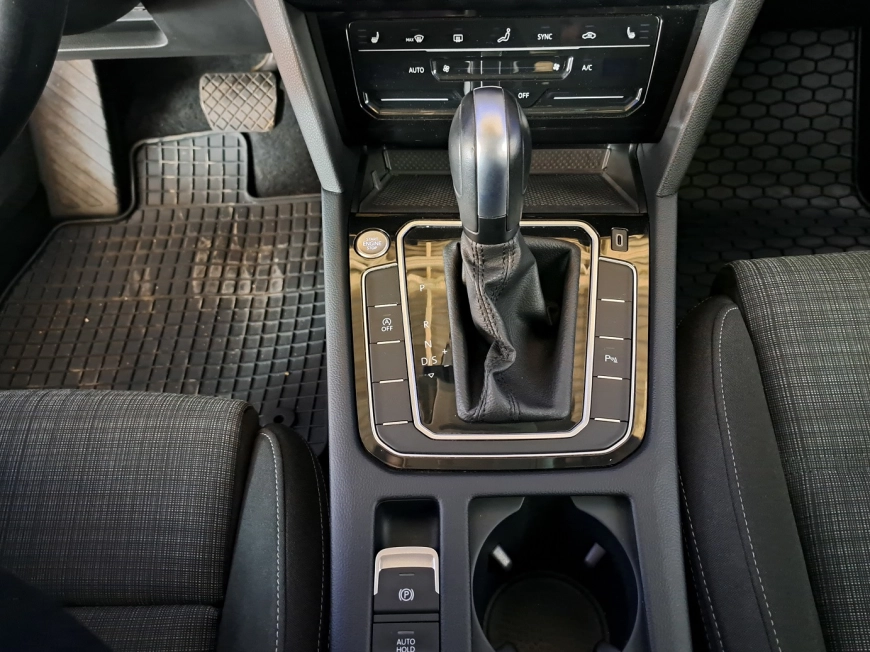 Volkswagen PASSAT Sedan 2021