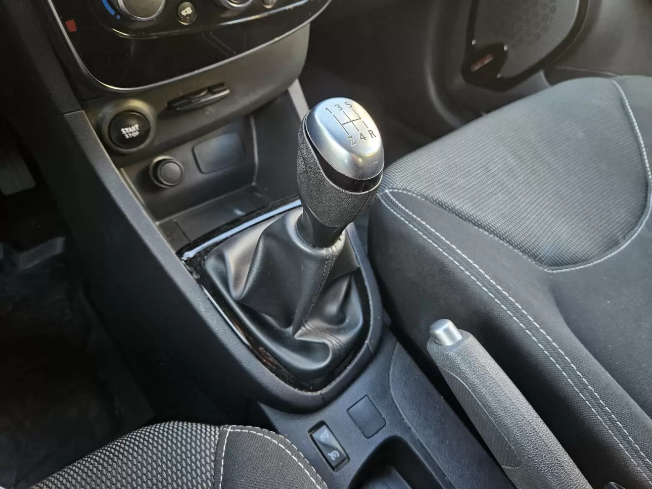 RENAULT CLIO 0.9TCe 90CP MT5 ZEN 2020