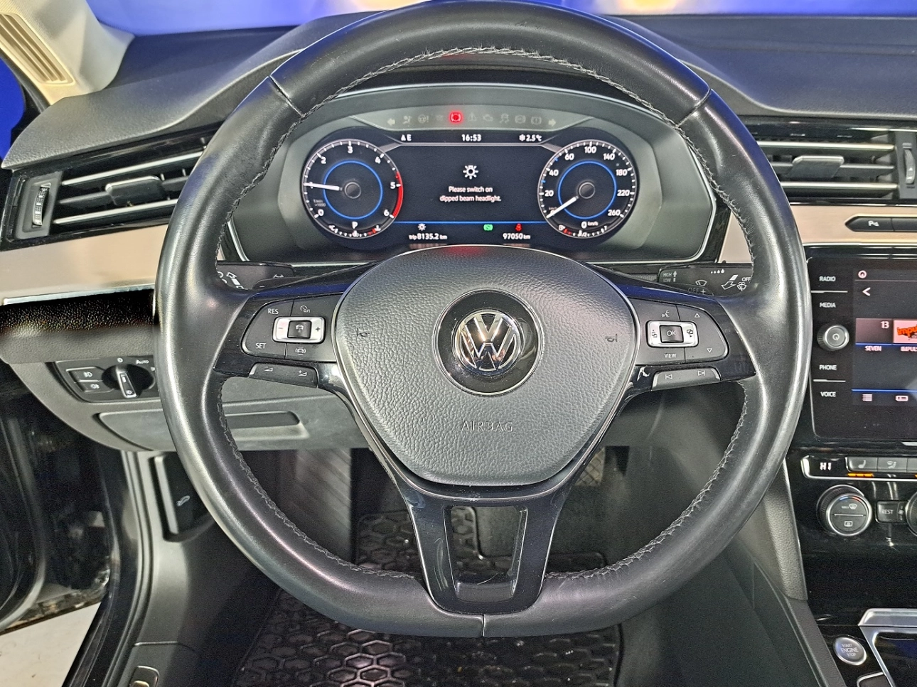VOLKSWAGEN PASSAT