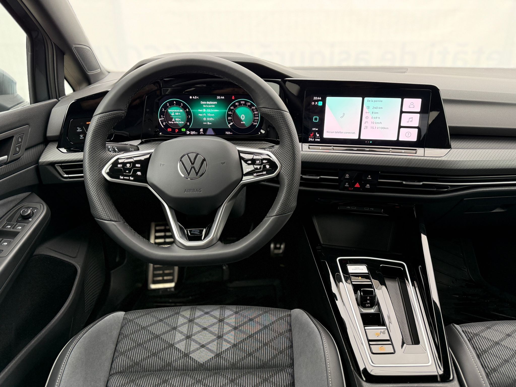 VOLKSWAGEN Golf 2024 — imagine 8