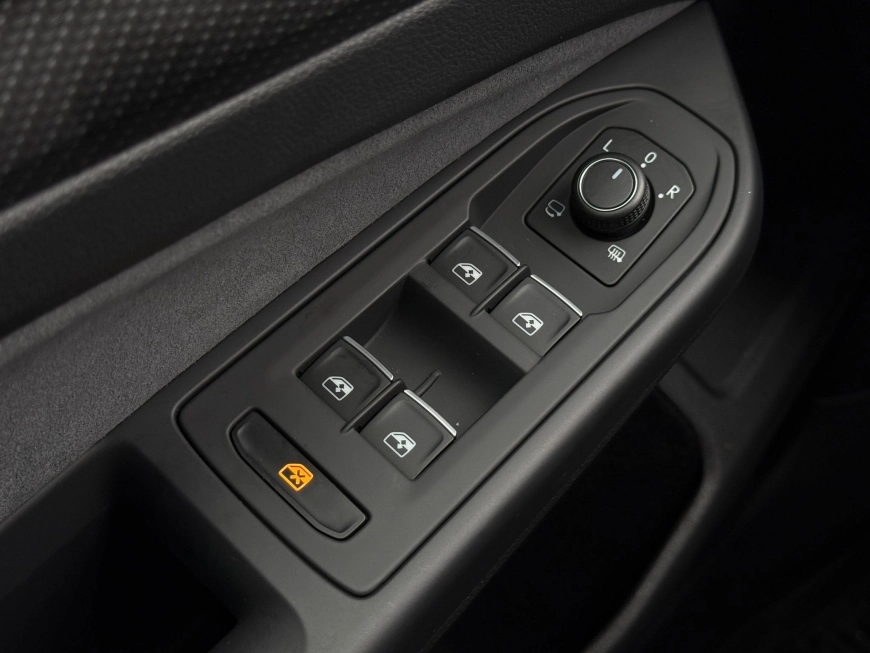 Volkswagen GOLF Hatchback 2024