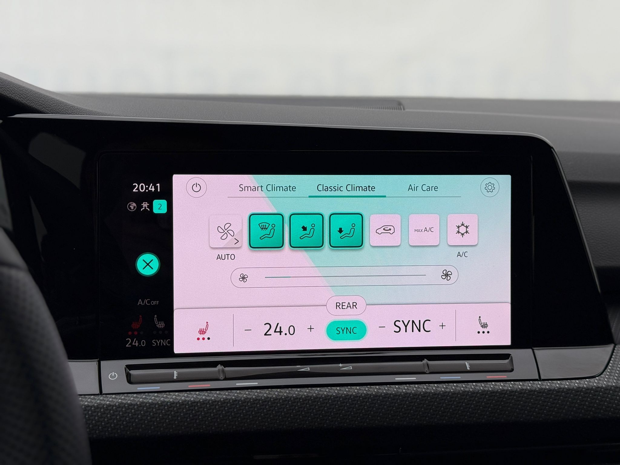 VOLKSWAGEN Golf 2024 — imagine 19