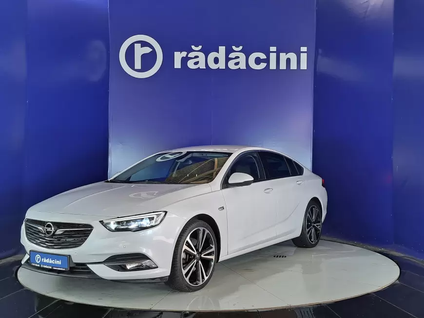 Opel INSIGNIA Sedan 2019