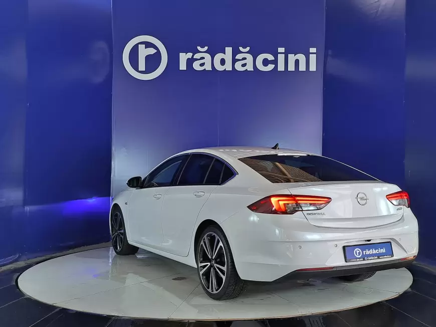 Opel INSIGNIA Sedan 2019