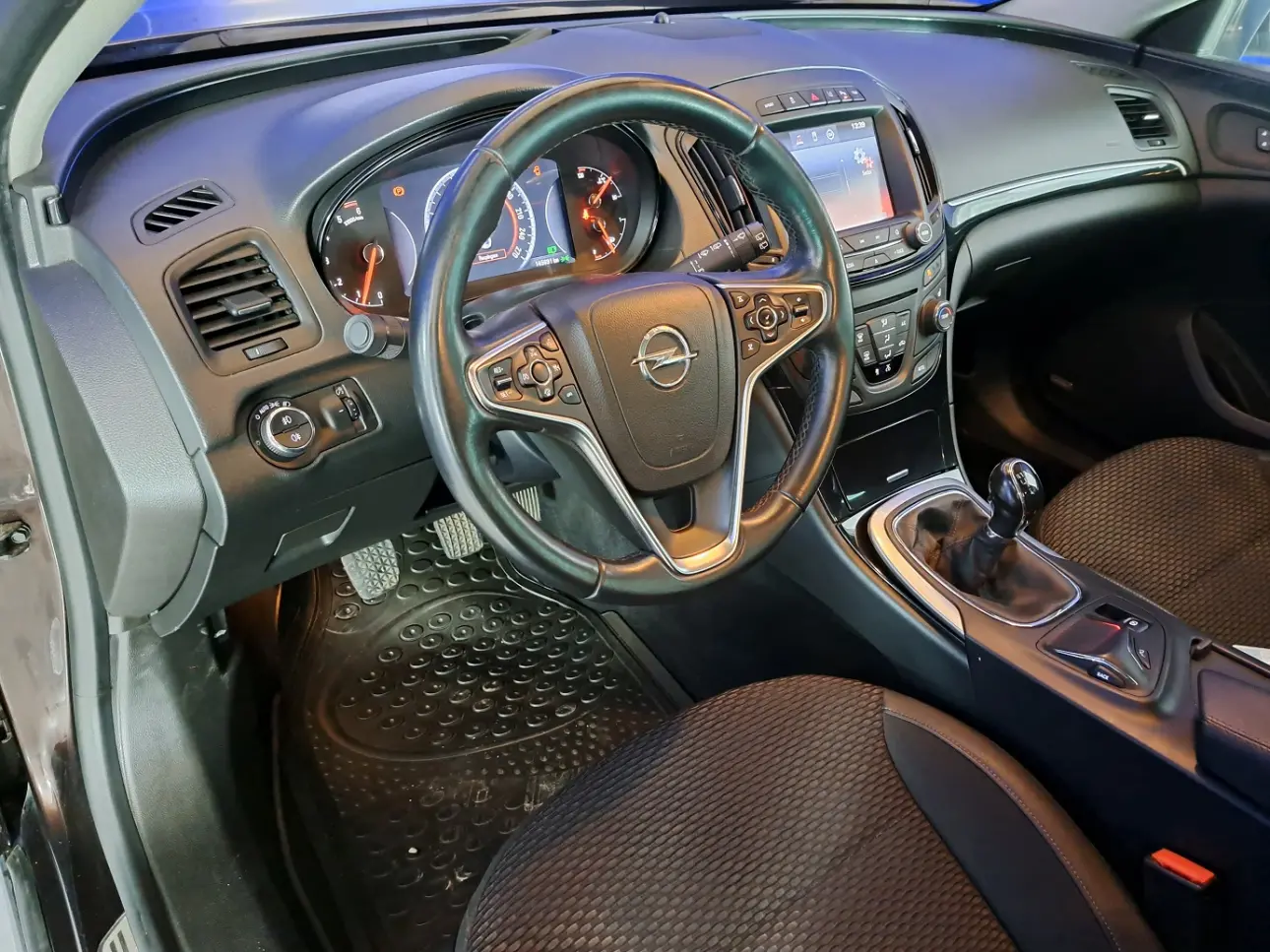 OPEL INSIGNIA