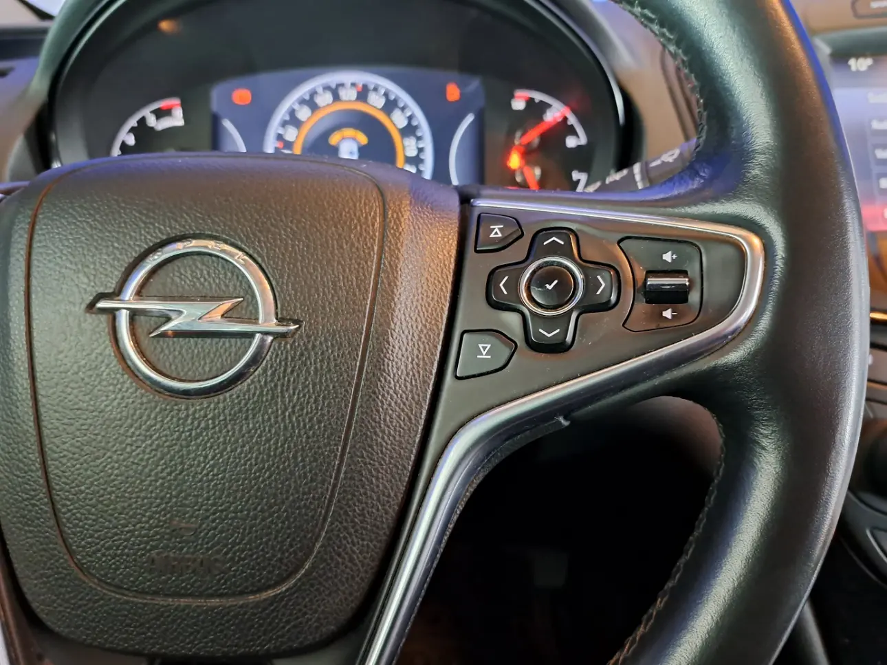 OPEL INSIGNIA