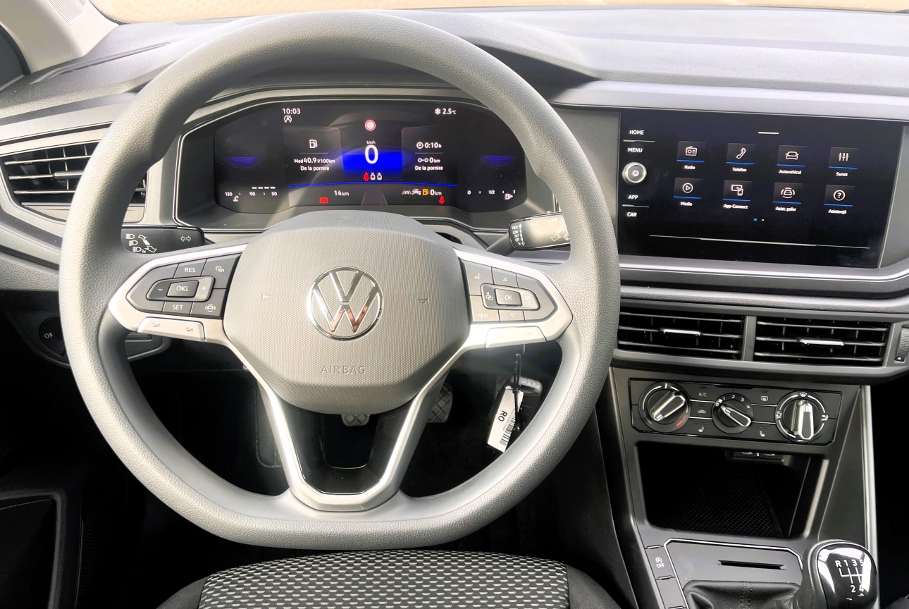 Volkswagen Polo 1.0 MPI Base Hatchback 2024