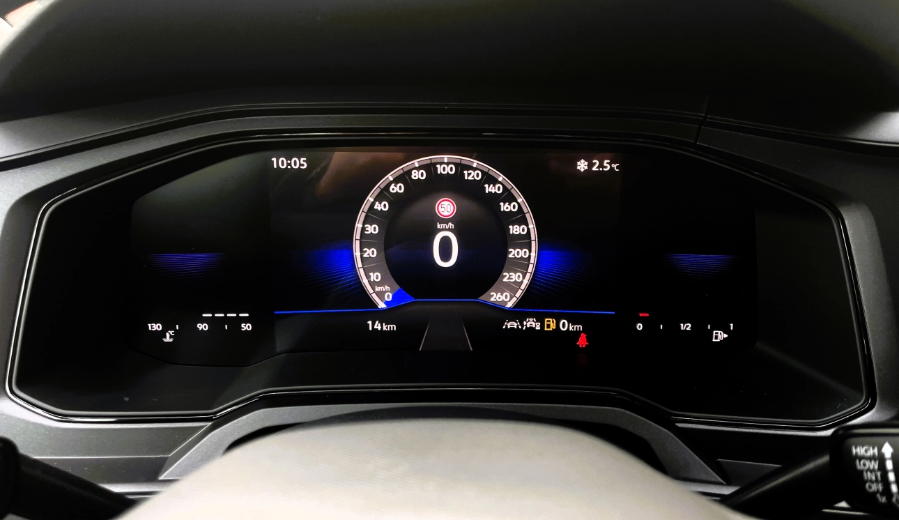 Volkswagen Polo 1.0 MPI Base Hatchback 2024