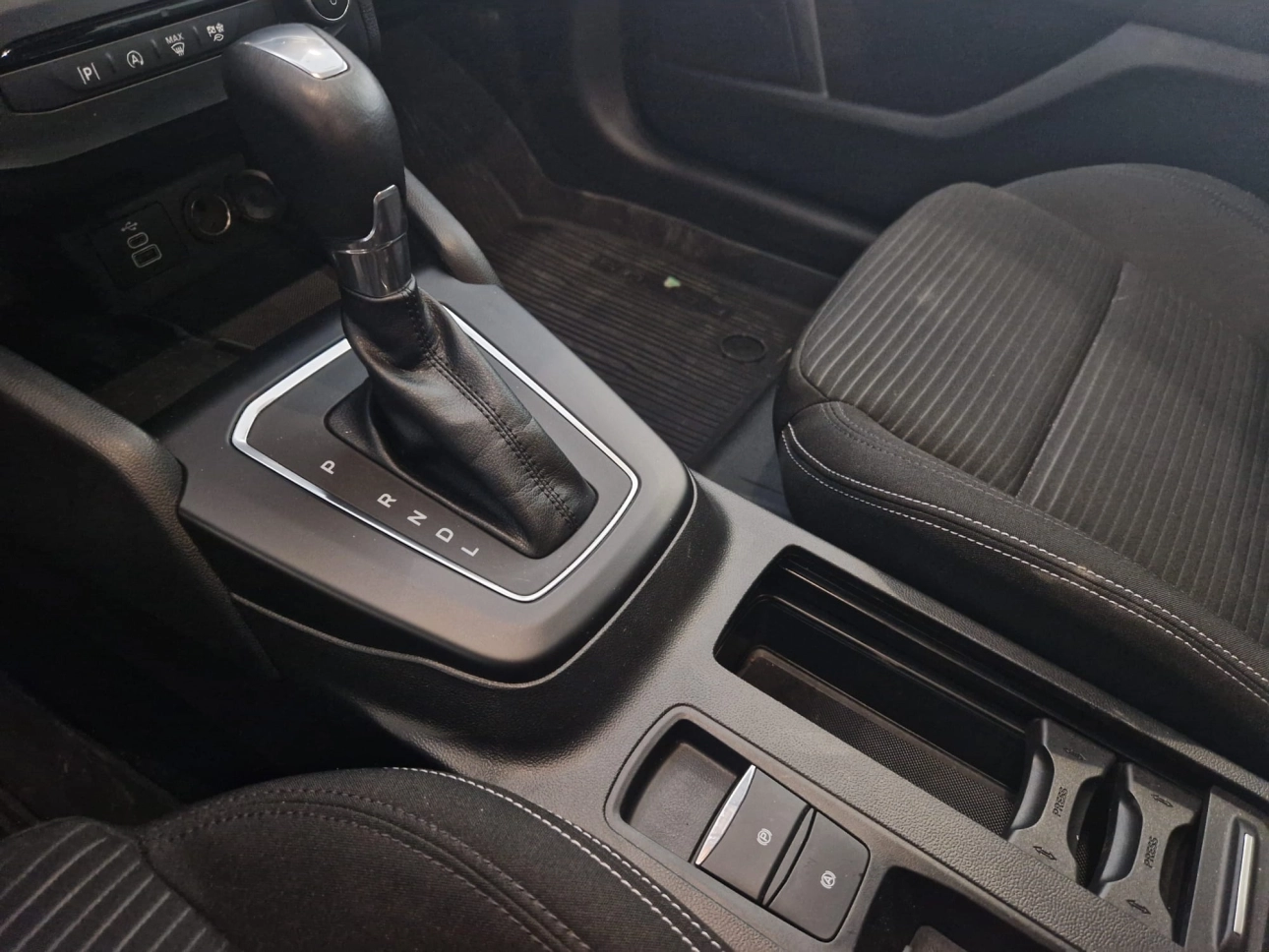 FORD FOCUS HB 1.0 ECOBOOST MHEV 125CP TITANIUM DESIGN AT7 2023