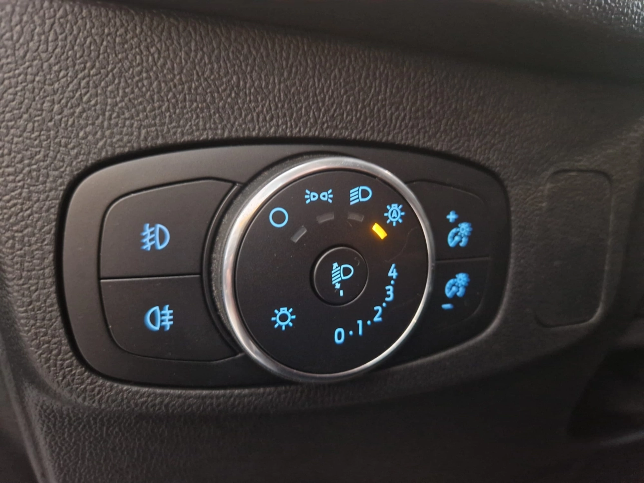 FORD FOCUS HB 1.0 ECOBOOST MHEV 125CP TITANIUM DESIGN AT7 2023