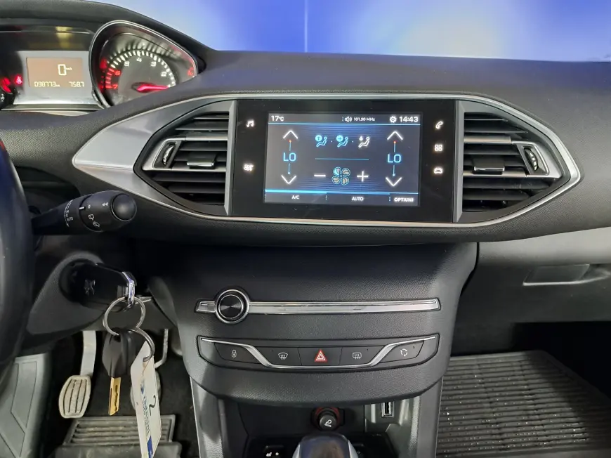 PEUGEOT 308