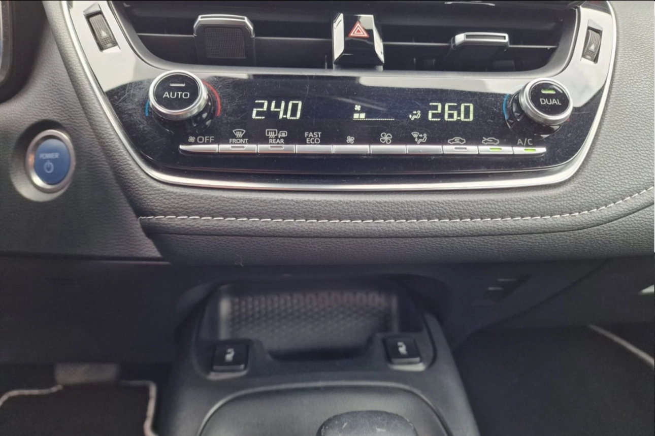 TOYOTA COROLLA HB 1.8 HYBRID DYNAMIC HSD E-CVT 2021