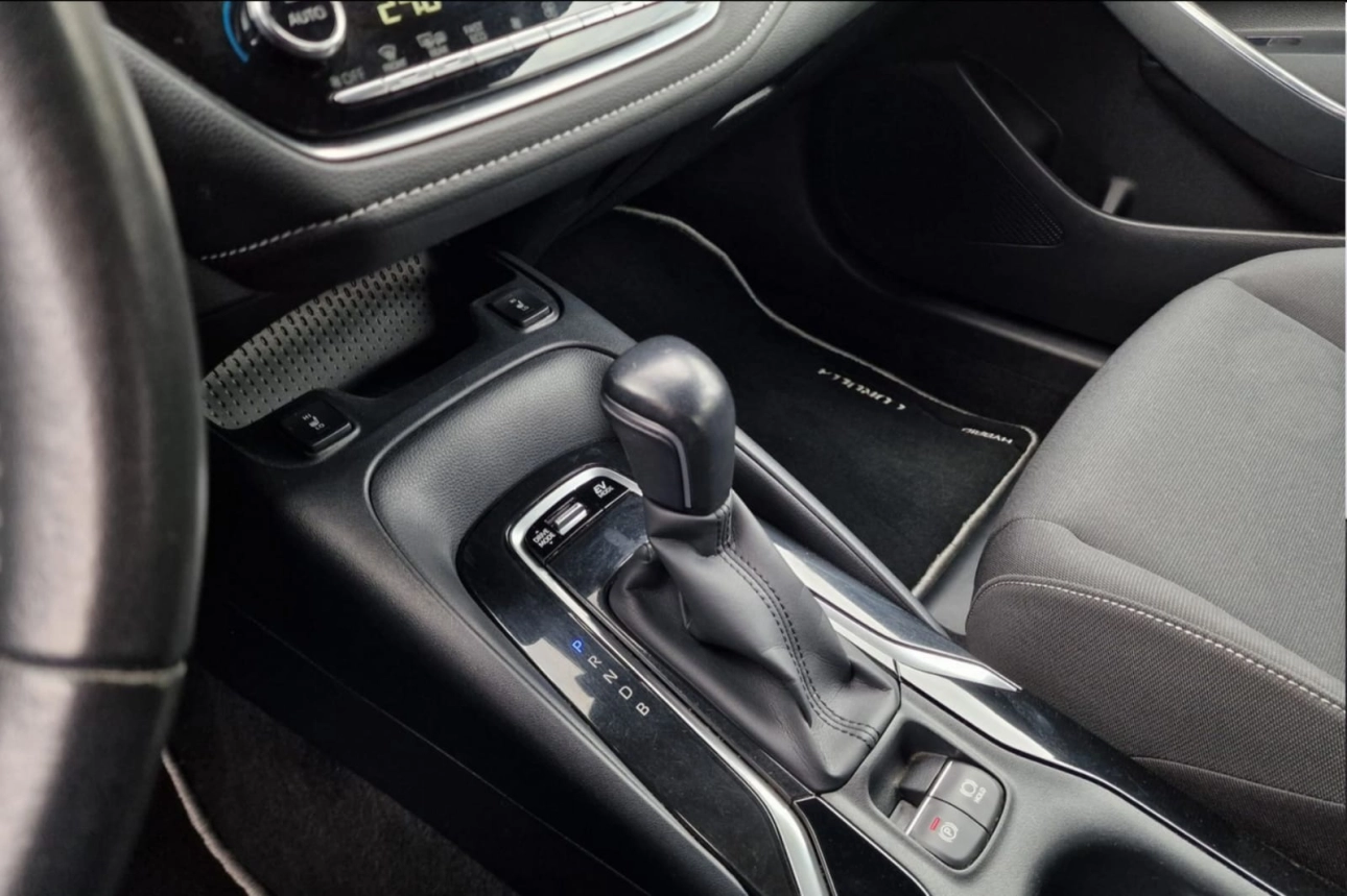 TOYOTA COROLLA HB 1.8 HYBRID DYNAMIC HSD E-CVT 2021