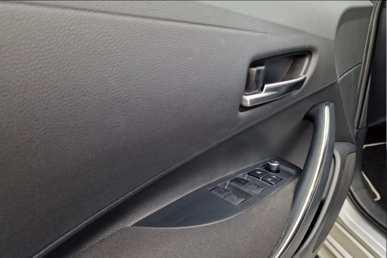 TOYOTA COROLLA HB 1.8 HYBRID DYNAMIC HSD E-CVT 2021