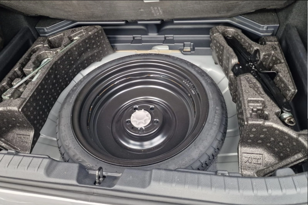 TOYOTA COROLLA HB 1.8 HYBRID DYNAMIC HSD E-CVT 2021