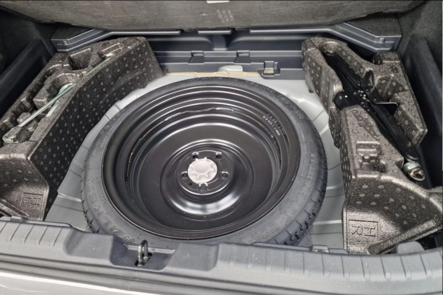 TOYOTA COROLLA HB 1.8 HYBRID DYNAMIC HSD E-CVT 2021