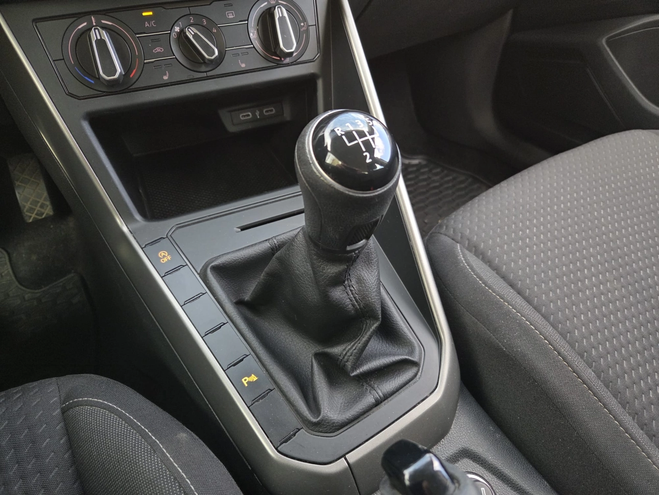 VOLKSWAGEN POLO HB 1.0 TSI 95CP MT5 COMFORTLINE 2021