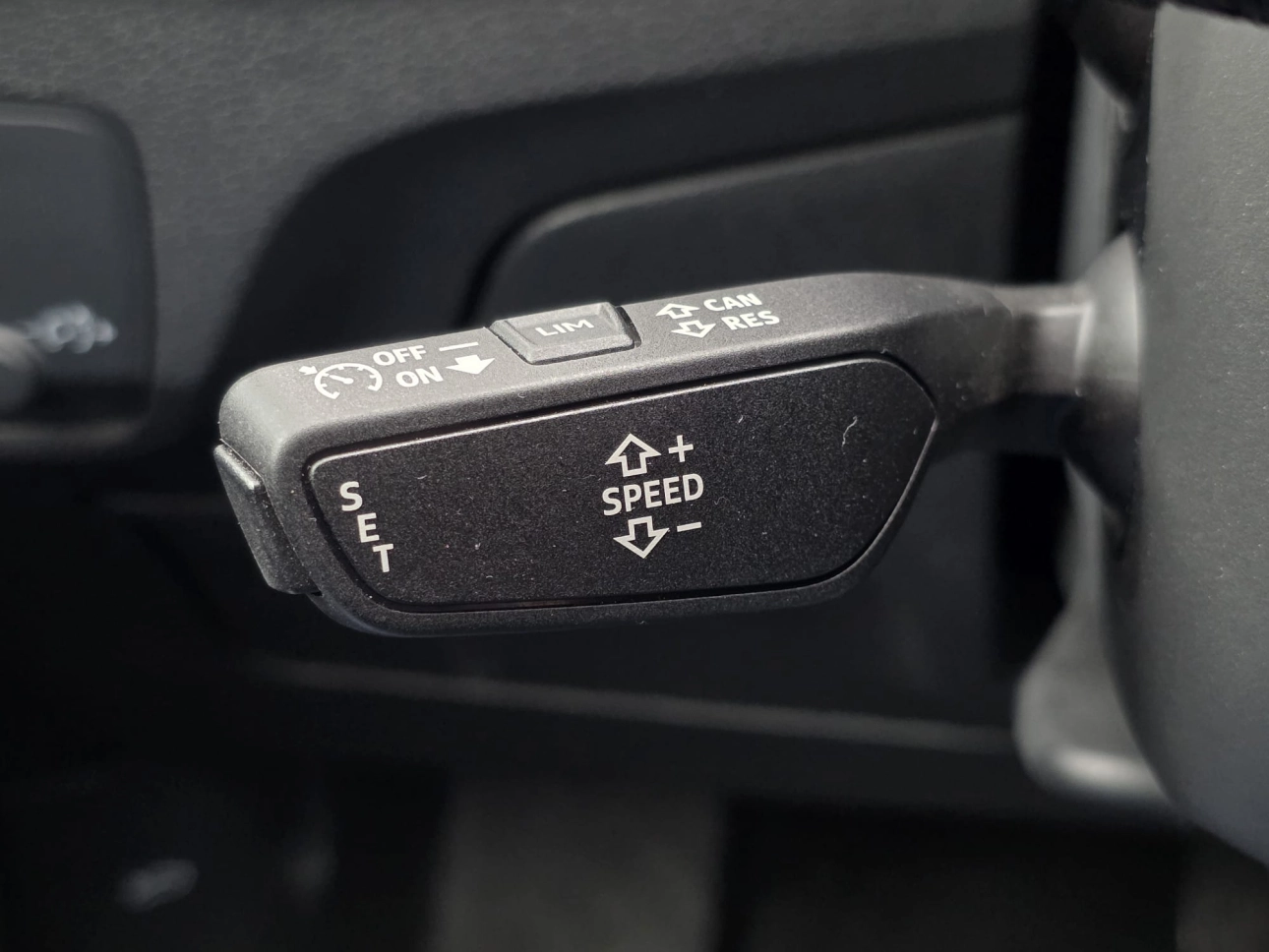 AUDI Q2 1.5 35 TFSI S TRONIC