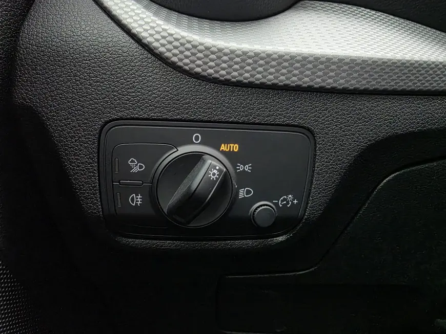 AUDI Q2 1.5 35 TFSI S TRONIC