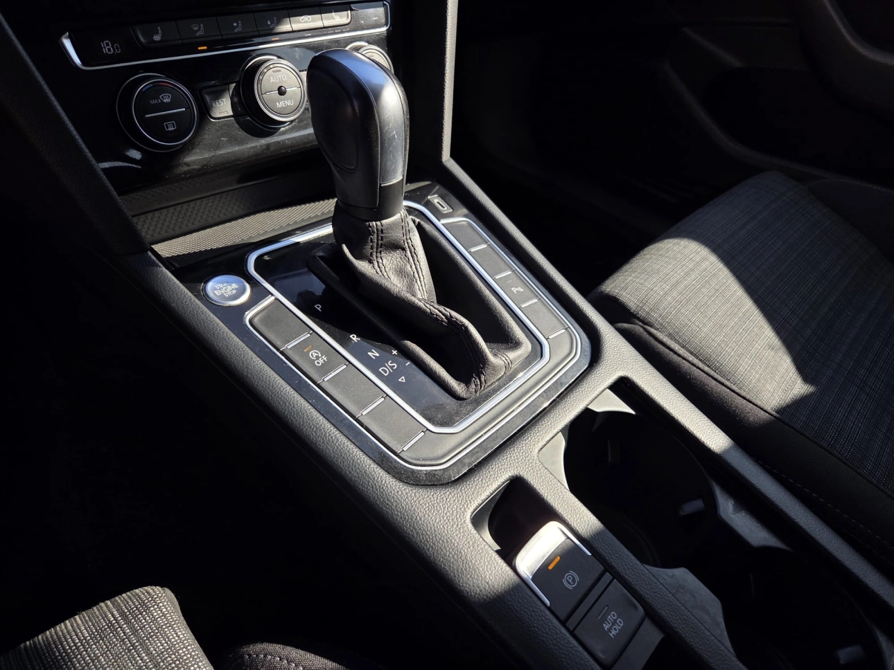 VOLKSWAGEN PASSAT Comfortline 2.0 TDI DSG 150 CP