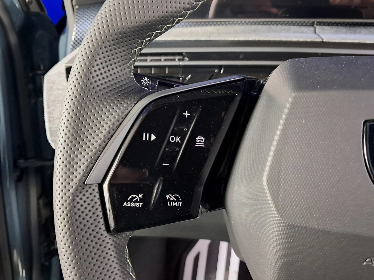 Peugeot 5008 Hatchback 2024