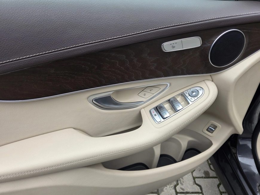 MERCEDES BENZ GLC COUPE 300d 2.0 245CP 9-GTRONIC 4MATIC AMG LINE LUXURY 2020