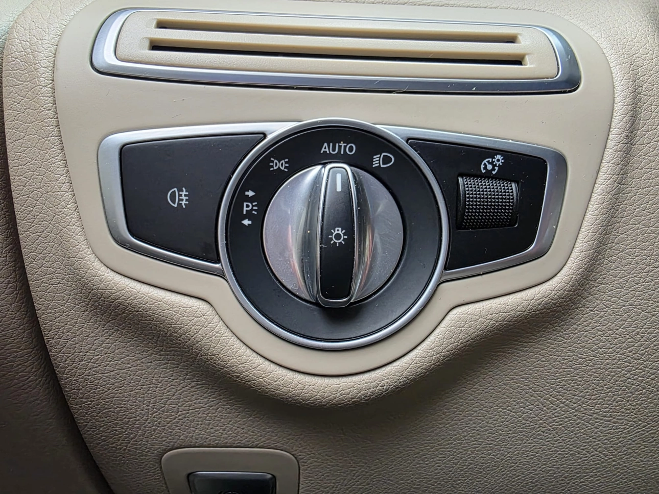 MERCEDES BENZ GLC COUPE 300d 2.0 245CP 9-GTRONIC 4MATIC AMG LINE LUXURY 2020