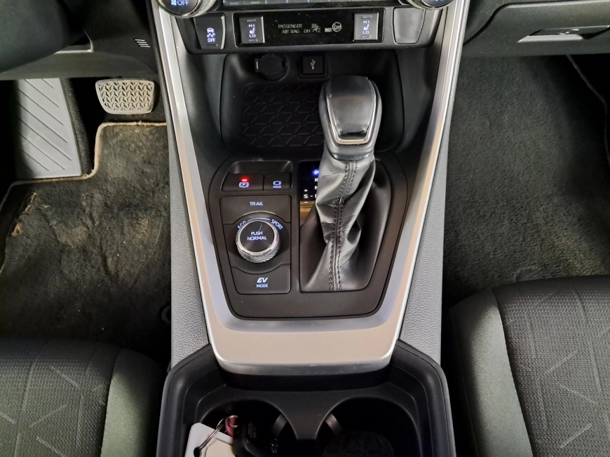 TOYOTA RAV 4 2.5 HYBRID DYNAMIC HSD E-CVT AWD