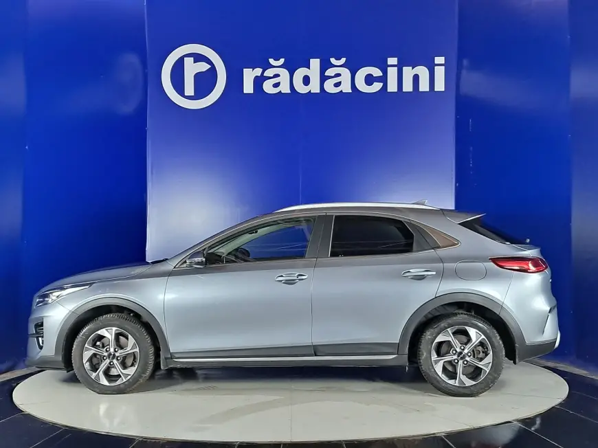 Kia XCEED Hatchback 2021