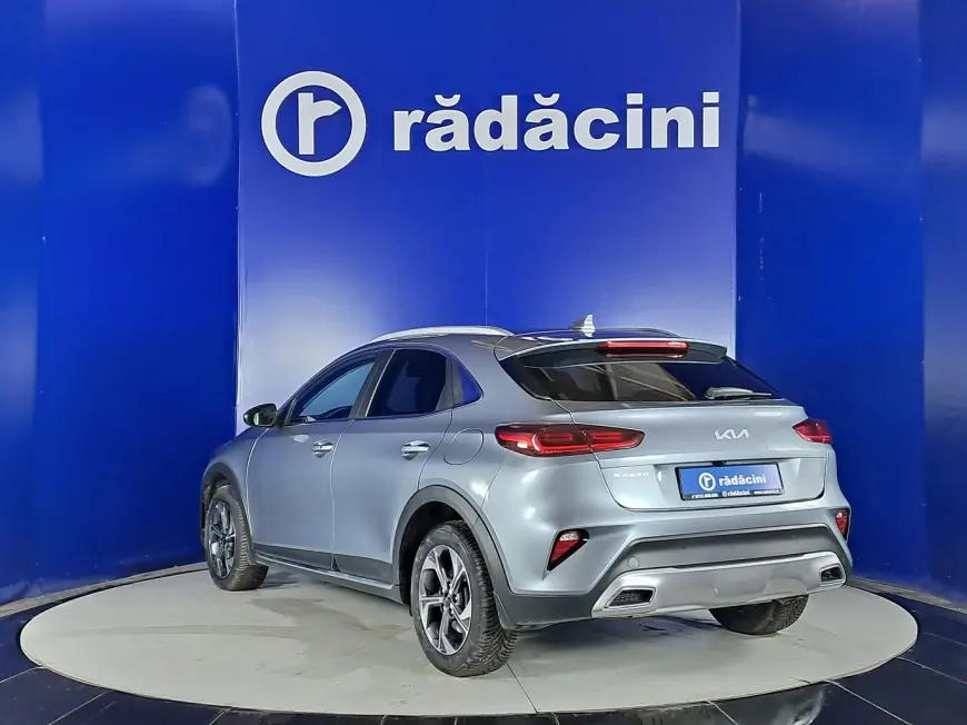 Kia XCEED Hatchback 2021