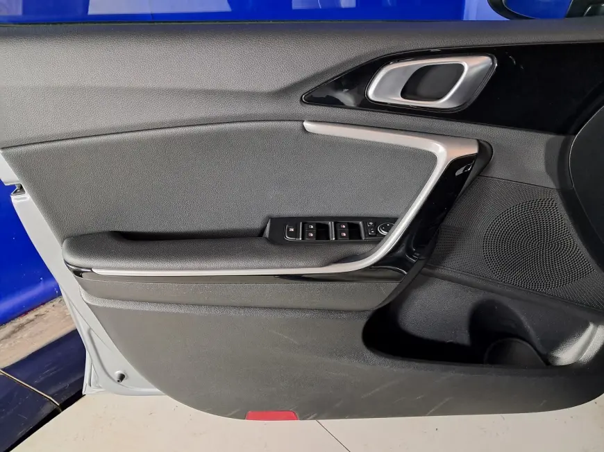Kia XCEED Hatchback 2021
