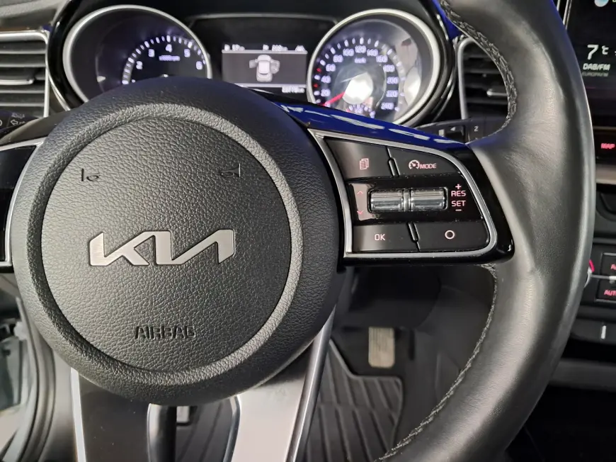 Kia XCEED Hatchback 2021