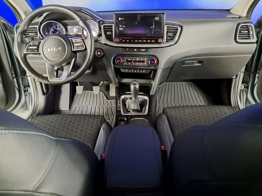Kia XCEED Hatchback 2021