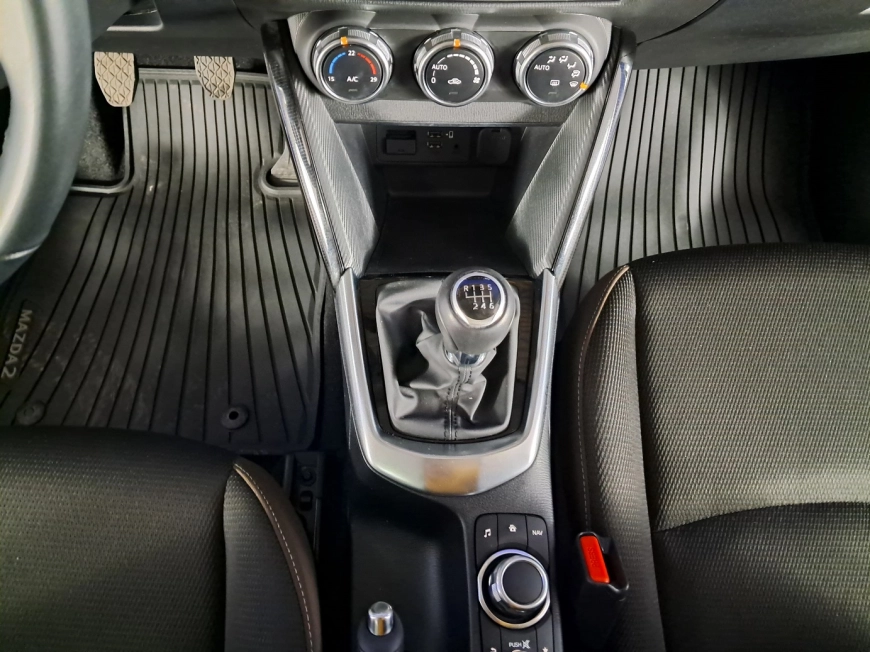 Mazda 2 Hatchback 2021